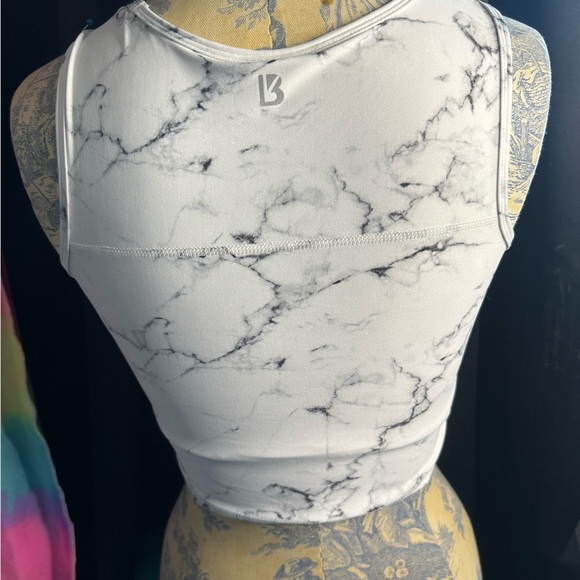 Buff bunny marble peak a boo crop top - Picture 4 of 4